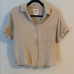 C&C California Light Green Textured Button Up Shirt with Collar and Short Sleeve